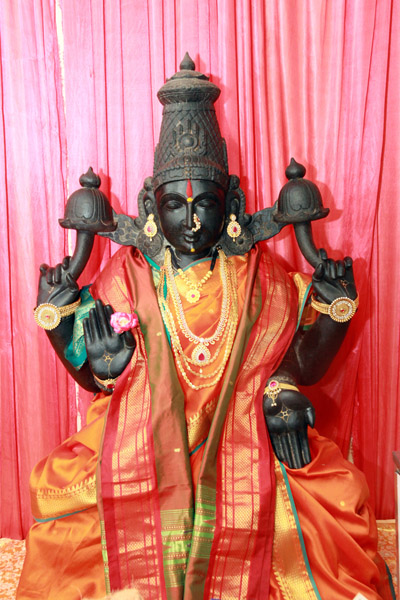 Shri Padmavati Idol